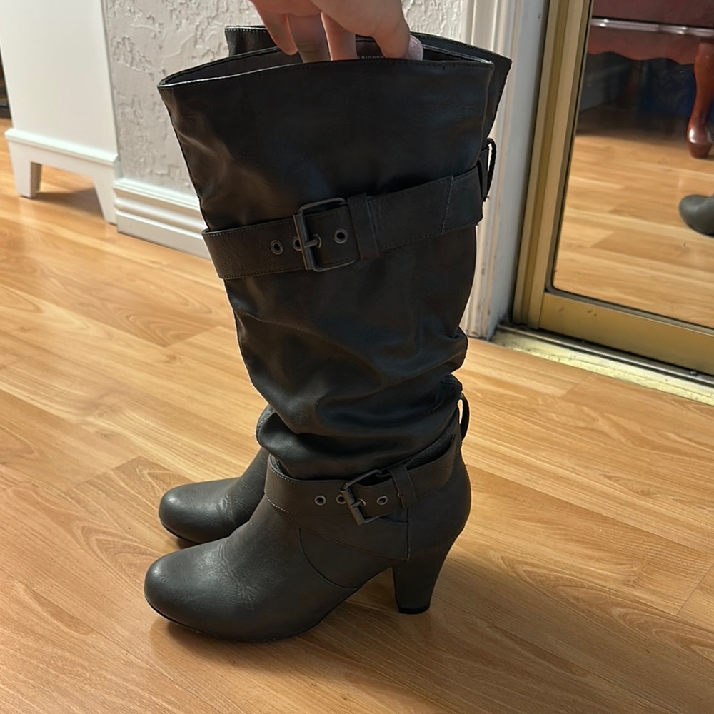 Women's Black Knee-High Boots